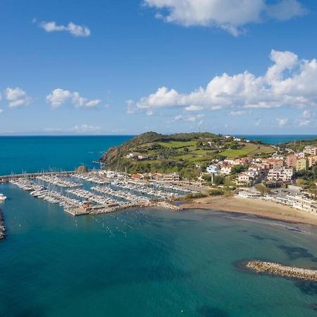 Appartamento Sirena A 2 Passi Dal Mare Πιομπίνο Εξωτερικό φωτογραφία